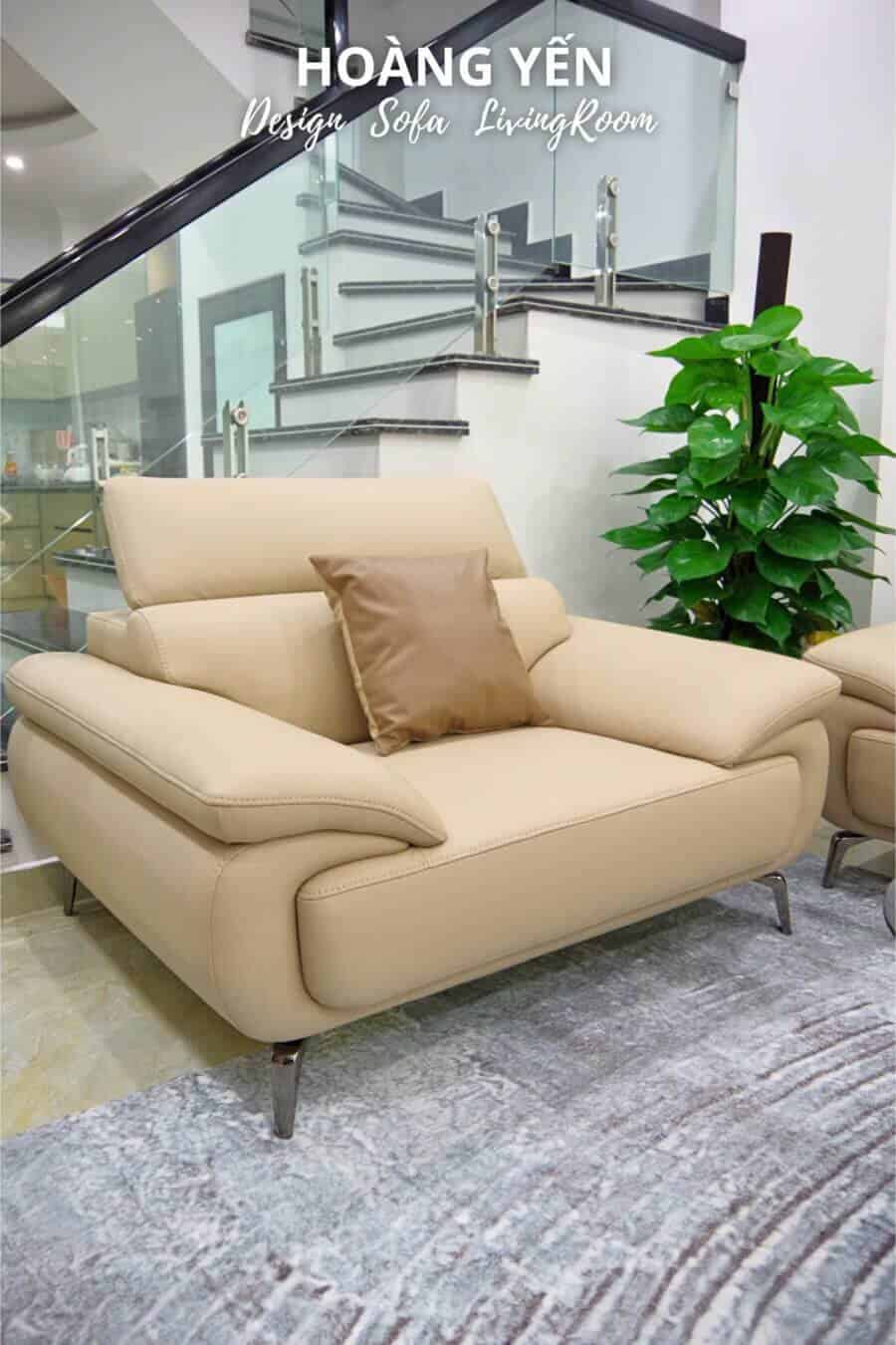 Tay vịn được vuốt vát chéo nhẹ hướng ra phía ngoài