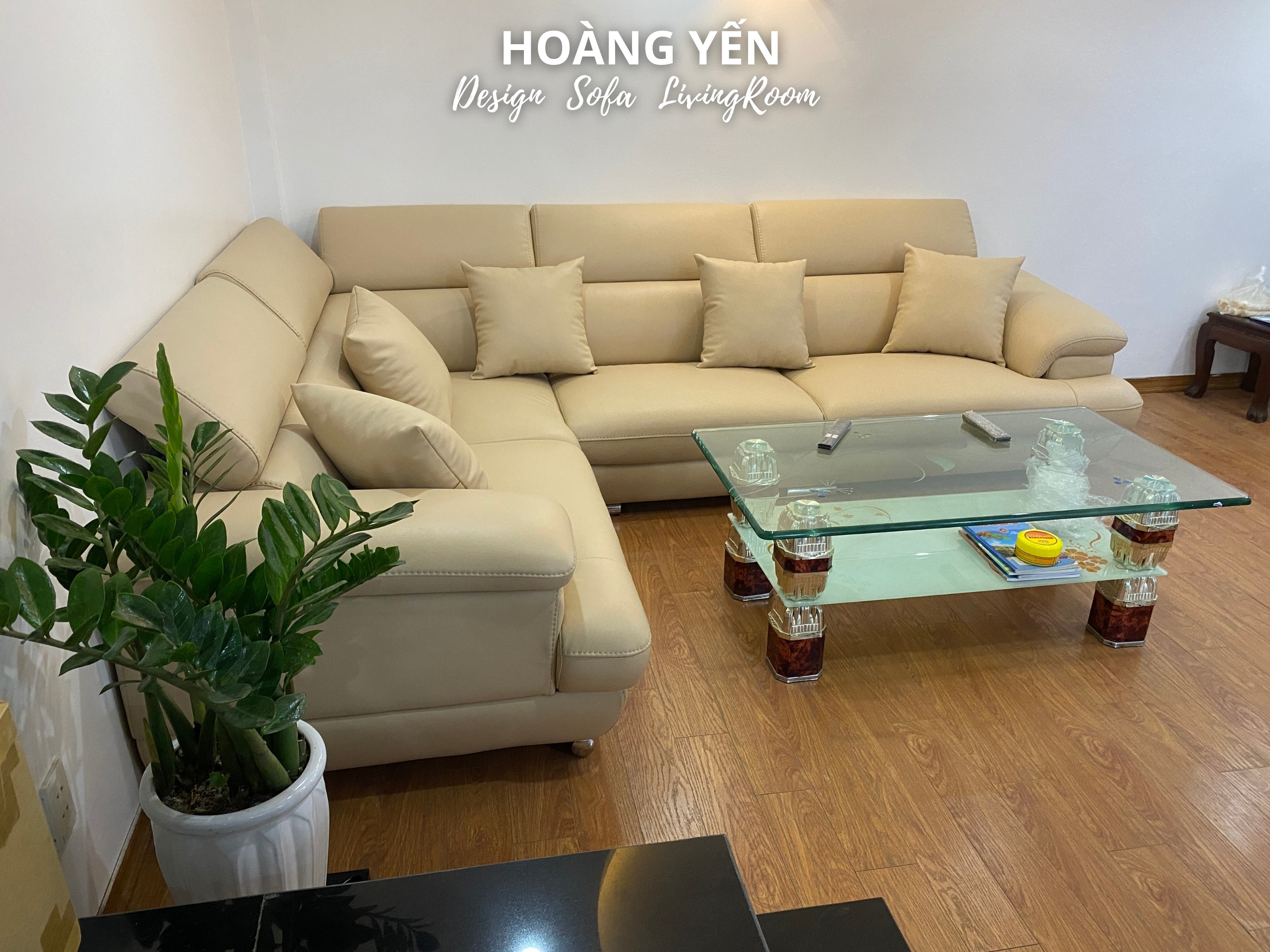 Phong cách sofa quây kín tựa hiện đại, tối giản nhưng chú trọng vào chất lượng.