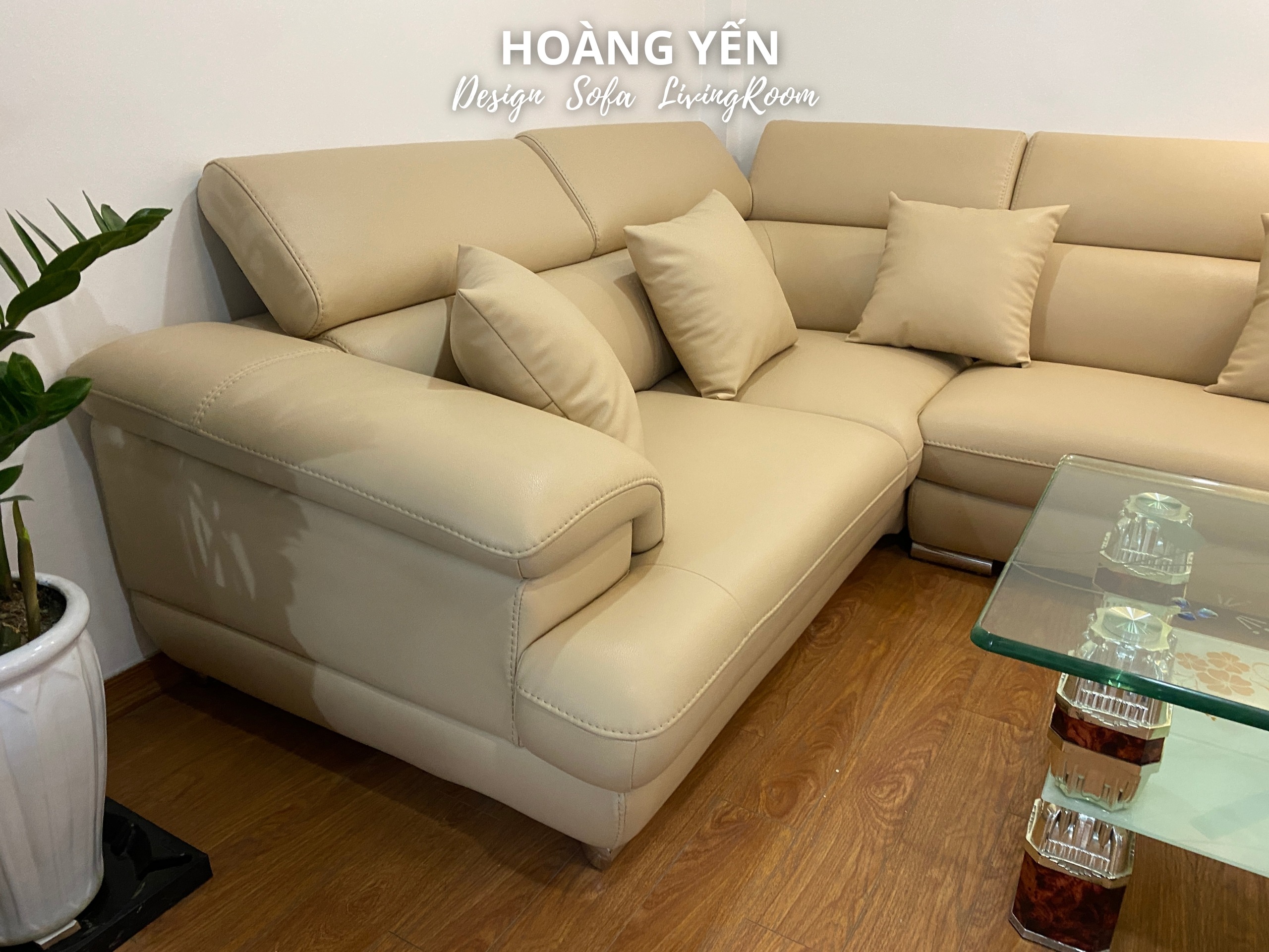 Tổng thể đệm ngồi chia khoang, có một khoang nhỏ ở góc