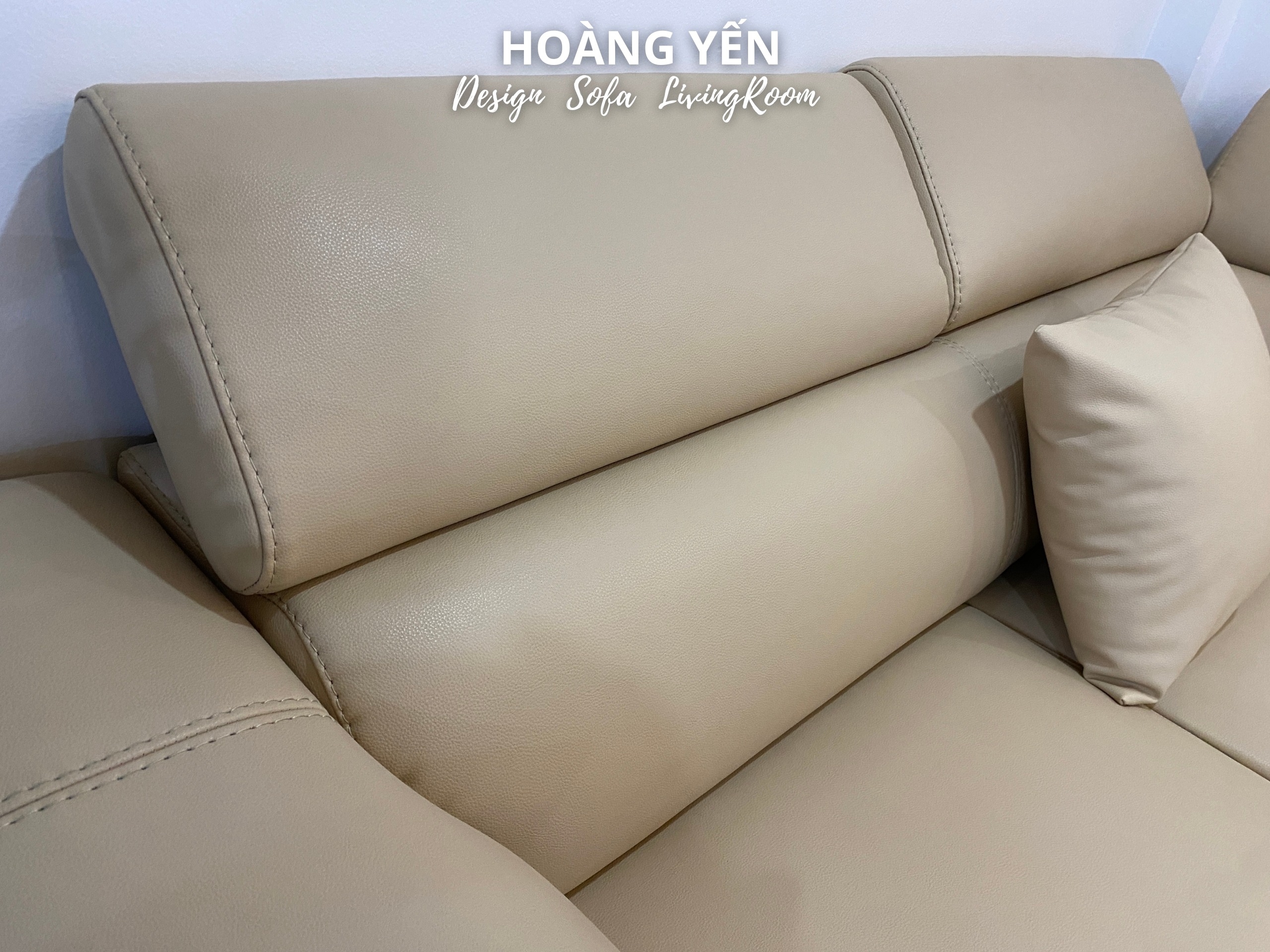 Lưng nghiêng ôm dáng người tựa và có cơ chế gập gù