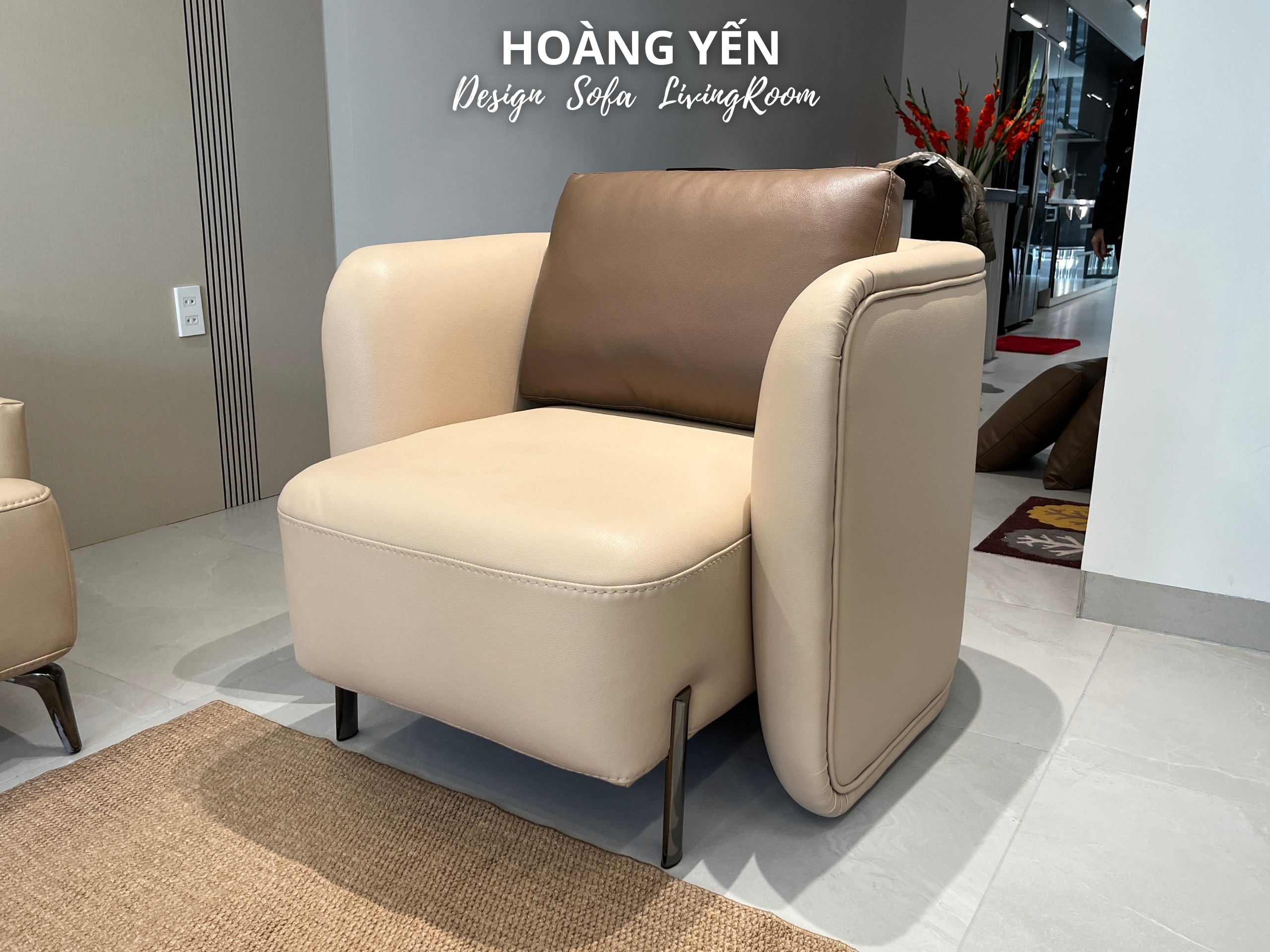 Thiết kế tay ghế đơn uốn cong theo lưng ghế