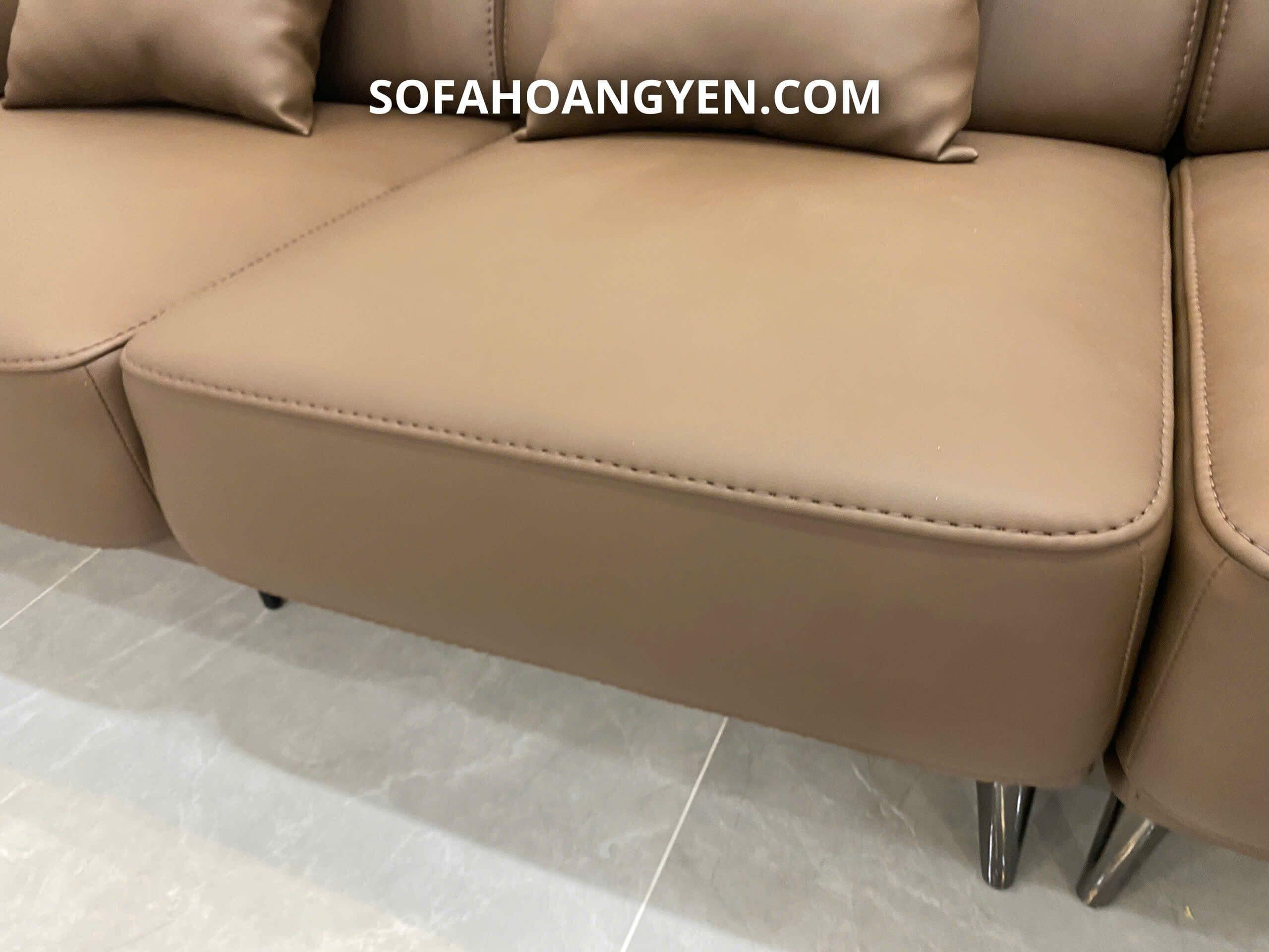 Sofa da có kết cấu 2 lớp dày dặn và bền bỉ vượt trội.